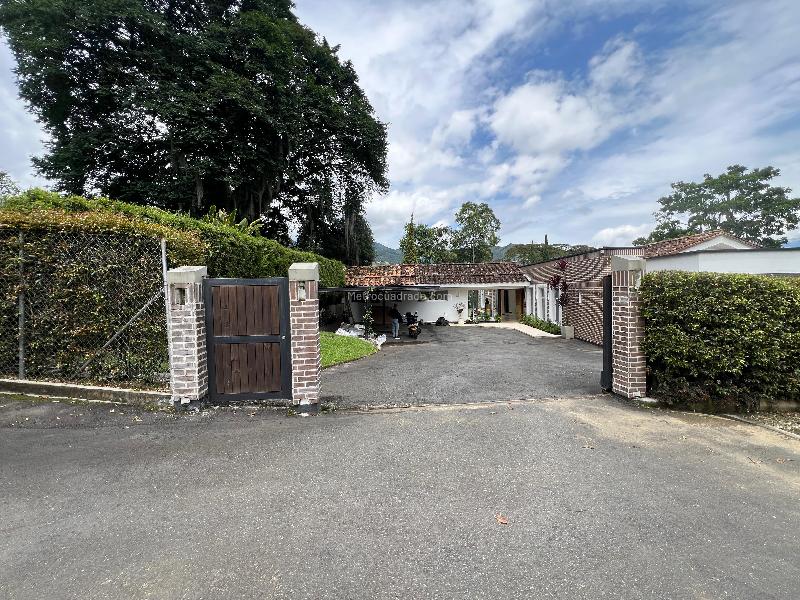 Finca En Arriendo, Loma Del Escobero Envigado - Imagen 1
